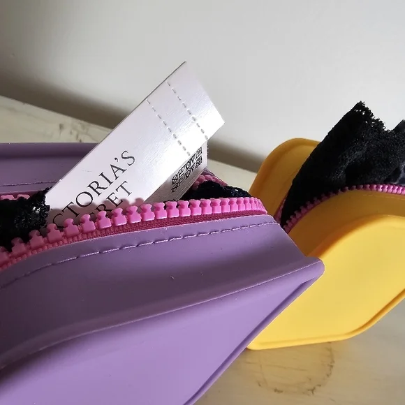 3 Peice VS Panty Set With Zip Up Pouch - Picture 6 of 6